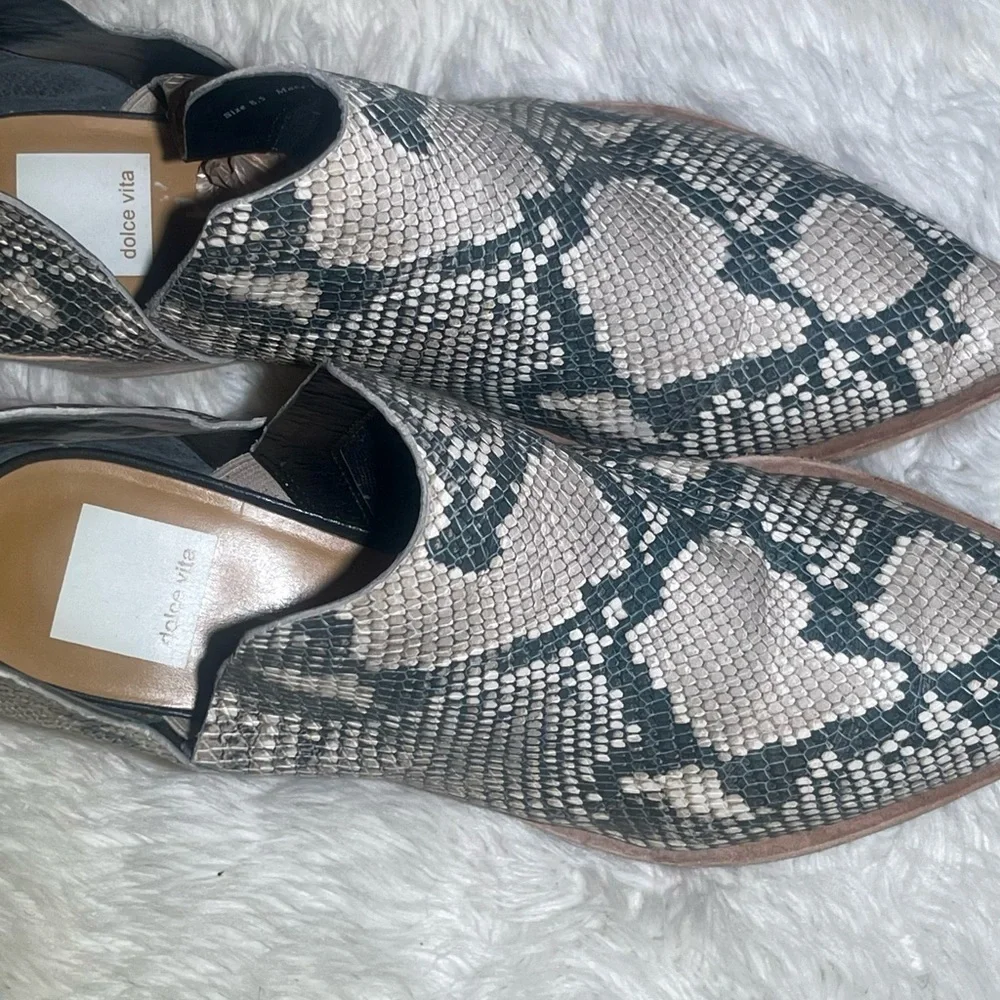 Dolce vita women’s leather faux snake print ankle boots size 8.5